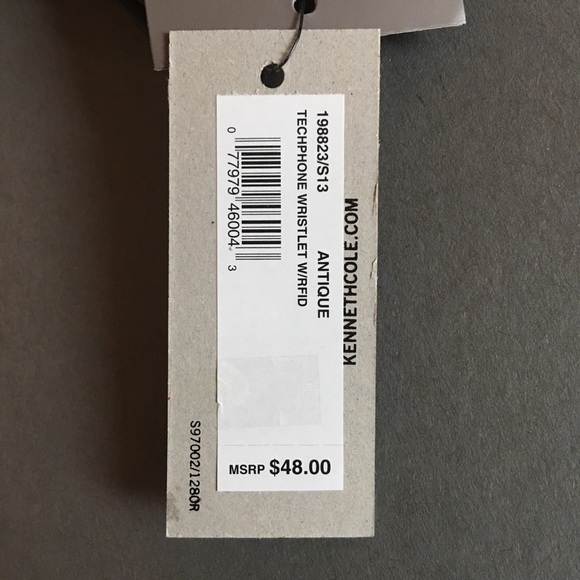 Kenneth Cole Reaction Wristlet Wallet - Picture 8 of 8